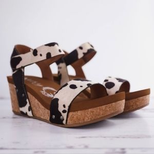 NWT Very G Bonita Cow Print Wedge Sandal - 6.5